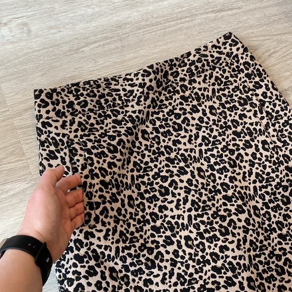LOFT | leopard print mini skirt | size 6 - Picture 4 of 10